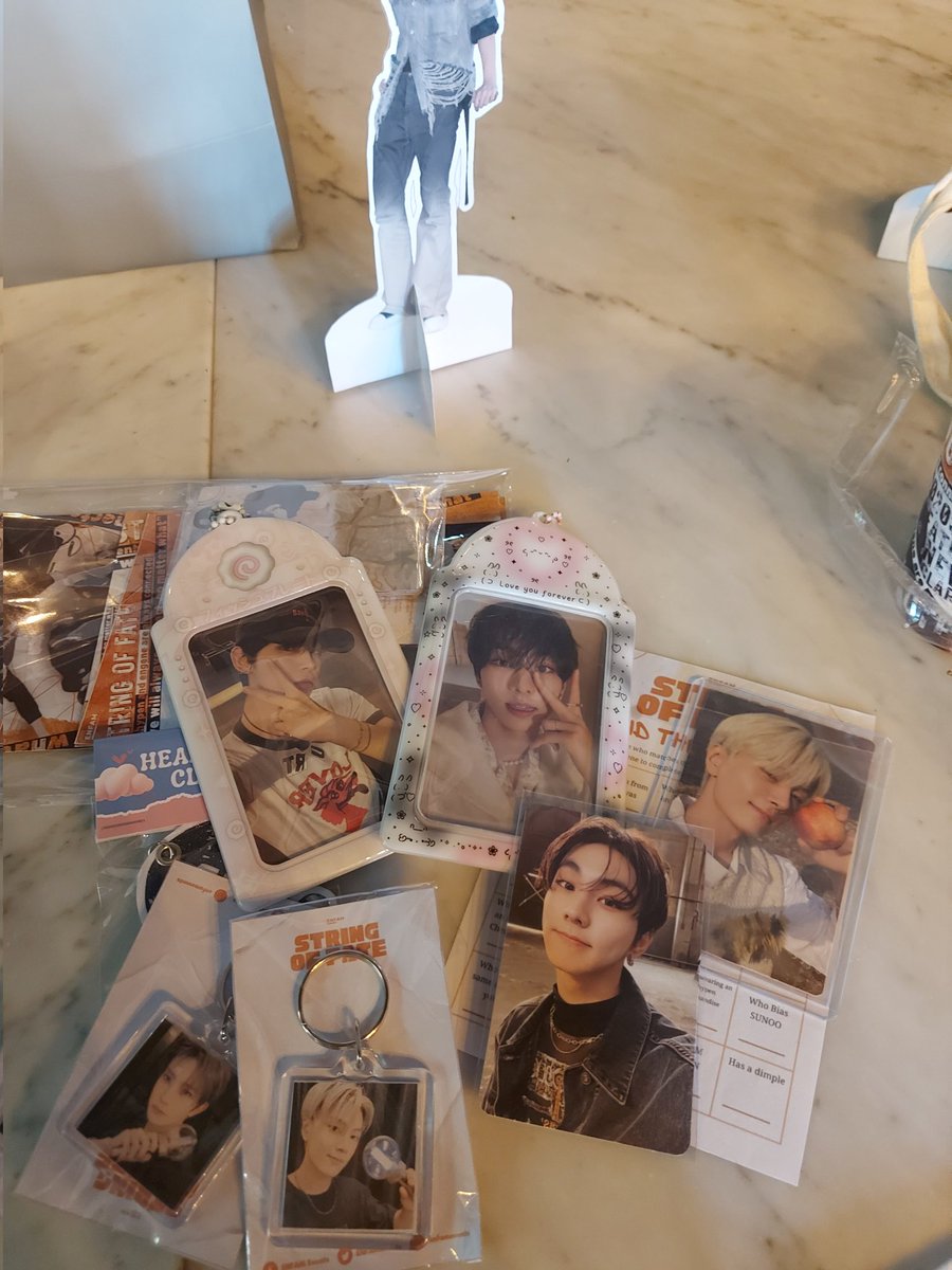 kimshiror's tweet photo. day well spent <3 also found new moots π«Άπ» tysm for hosting this cse po @ENFAMEvents^.^ got lots of freebies din huhu thank you poo @ddeonu__noona @hee_cloudd
@jaeyunique_
#ENFAMEvents #StringOfFate https://t.co/l1J2rSC2qY