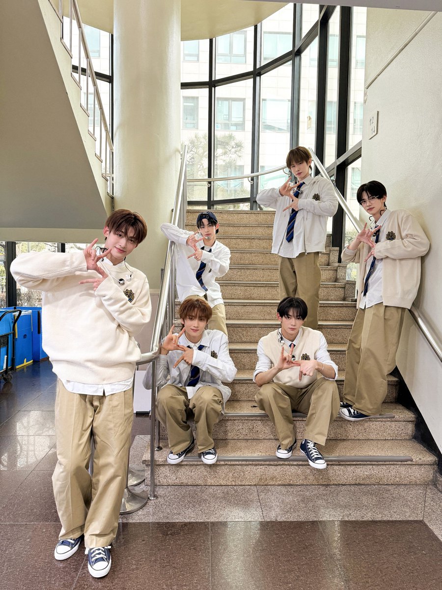 TWS_PLEDIS's tweet photo. [#TODAYWITHUS]
240202 뮤직뱅크

#TWS #투어스 #247WithUs
#Sparkling_Blue https://t.co/0jJBVN5AIk