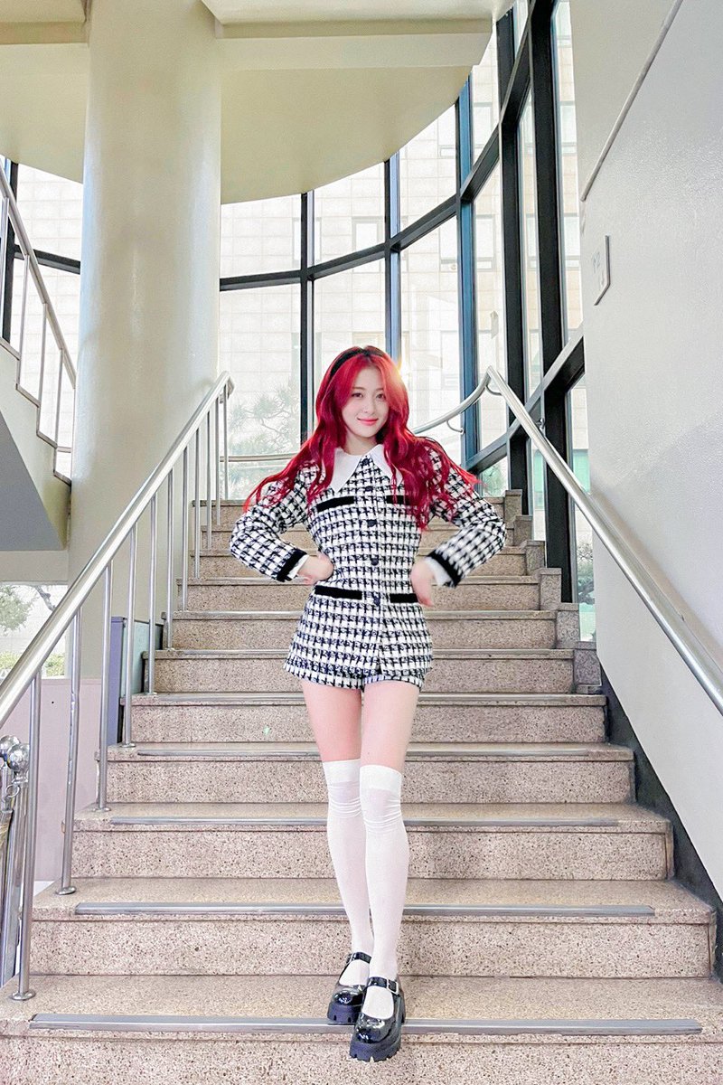 le_sserafim's tweet photo. [#오늘의르세라핌]
240202 @ 뮤직뱅크

#LE_SSERAFIM #르세라핌
#HUHYUNJIN #허윤진 https://t.co/H88FdSK9TB
