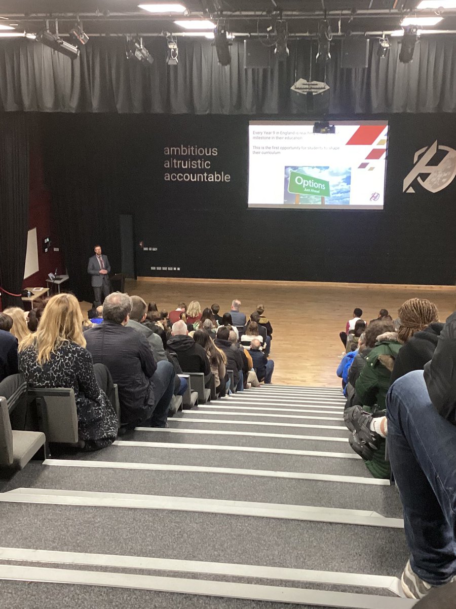 HarlingtonUpper's tweet photo. Thank you to everyone who joined us for our Year 9 into 10 GCSE Options Evening. A huge thank you also goes to our student volunteers that helped out in each departmentπ Goblino the snake proved very popular! #GCSEoptions #decisions https://t.co/L5JpJLNMik