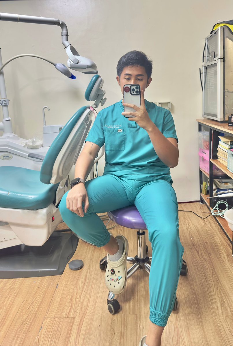 paolosanjuan's tweet photo. hello, feb-RAWR-y 🦖 🫰🏻 visit your dentist 😉 https://t.co/MZEhO74Z53