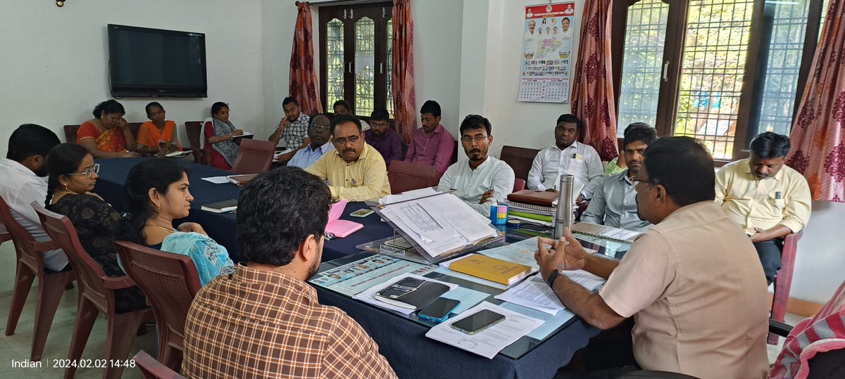 MPPSDPTURBAN's tweet photo. A Special Orientation and co-ordination meeting was convened for G.P Special Officers along with Panchayat Secretaries regarding Administration,Record Maintenance by MPDO sir 
@Collector_SDPT @BRSHarish @devakidevi20 @PonnamLoksabha @revanth_anumula @seethakkaMLA @AcSiddipet https://t.co/psWHIlRdSp