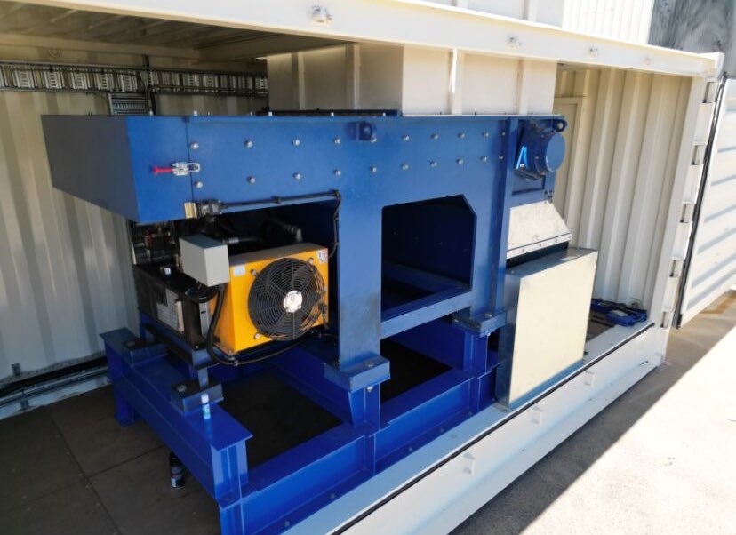 EnergyFarmers's tweet photo. Our latest build. This is a self contained shredder unit designed and built in #WesternAustralia. It will process #plastic tarpaulins for a client in the #grains industry. 

The longer term aim is to convert the tarps to #biochar for road construction. https://t.co/qRf8VGml6D