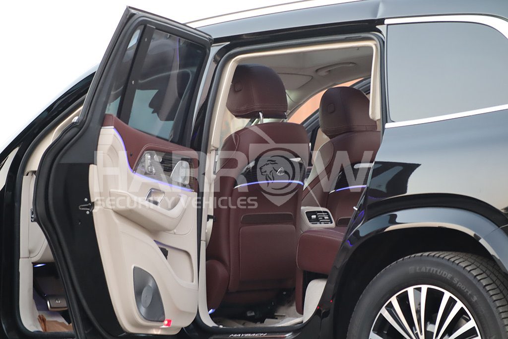 BLINDÉE/BLINDADO/ ARMORED
Mercedes-Benz Maybach GLS 600/2023
ENGINE: 4.0 L twin-turbo V8 with EQ Boost
POWER: 550 hp at 6,000-6,500 rpm
TRANSMISSION: Automatic
CONFIGURATION OF THE READER: 4 wheel drive
NUMBER OF PLACES: 5
LEVEL OF SHIELDING: CEN1063B6+