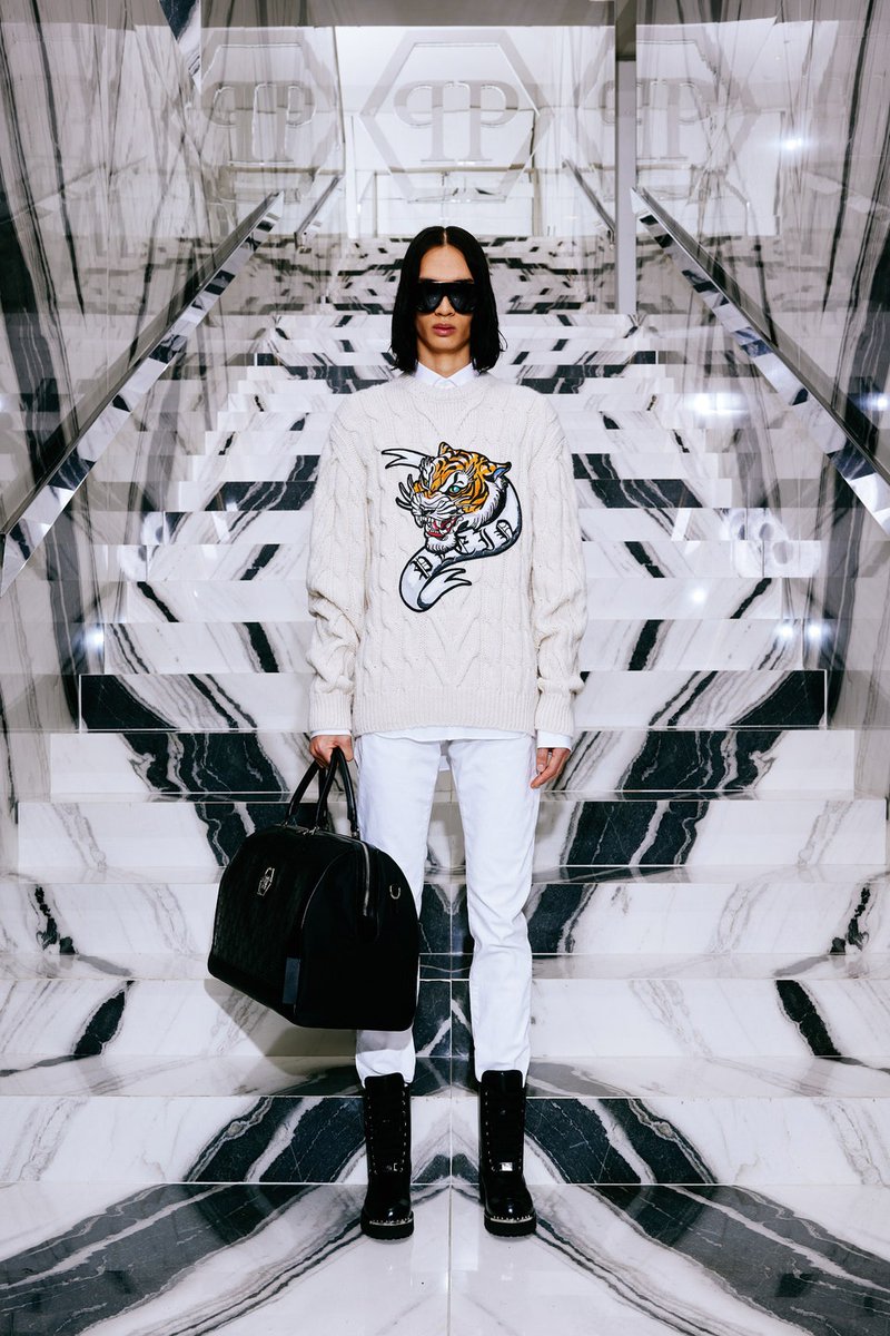 LadymiaMicky's tweet image. Collezione Pre Fall 24 Phillip Plein #PhillipPlein #PreFall24 #moda #outfit #look #fashion #fashionstyle #style #fashionista #trendy #tendenza #glam #glamour #musthave 👗😍❤️