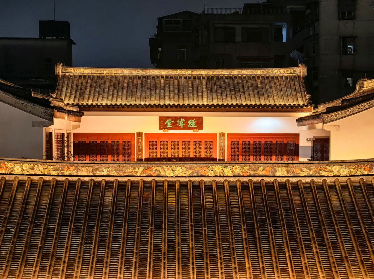 lovechaozhou's tweet photo. #Jingwei Hall, the main building of 👨🏻#JaoTsung-i Academic Hall, exhibits Mr. Jao’s 📸life story and 📜academic achievements in vivid and colorful ways. Jao Tsung-i is an 📖“encyclopedic” classical scholar in contemporary 🇨🇳China, having made great achievements in at least 14 fields such as oracle bone study, history, and silk study. He was born in #Chaozhou, a famous family of scholars, and became 🌏world famous with the accumulation of knowledge.
📖#CulturalChaozhou
🥳#EnjoyChaozhou
📸Lin Wenqiang