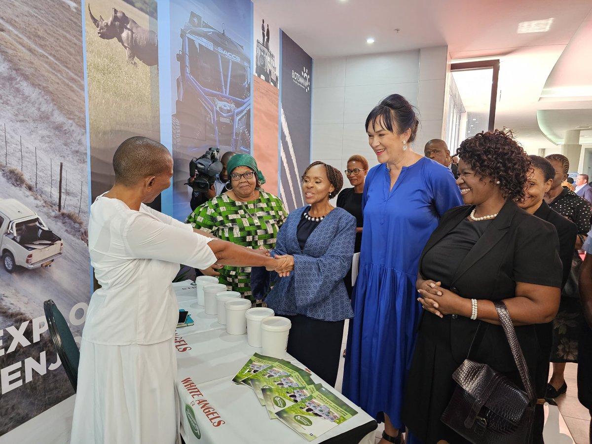 unwomenSA's tweet photo. At the launch of Phase 3 First Lady of Botswana Her Excellency Neo Masisi described #AWOME as a game changer in enhancing women's active participation in the economies of Botswana, Namibia, and South Africa, unlocked the power of women towards the achievement of #SDG1 and #SDG5. https://t.co/NU65yOFIh3