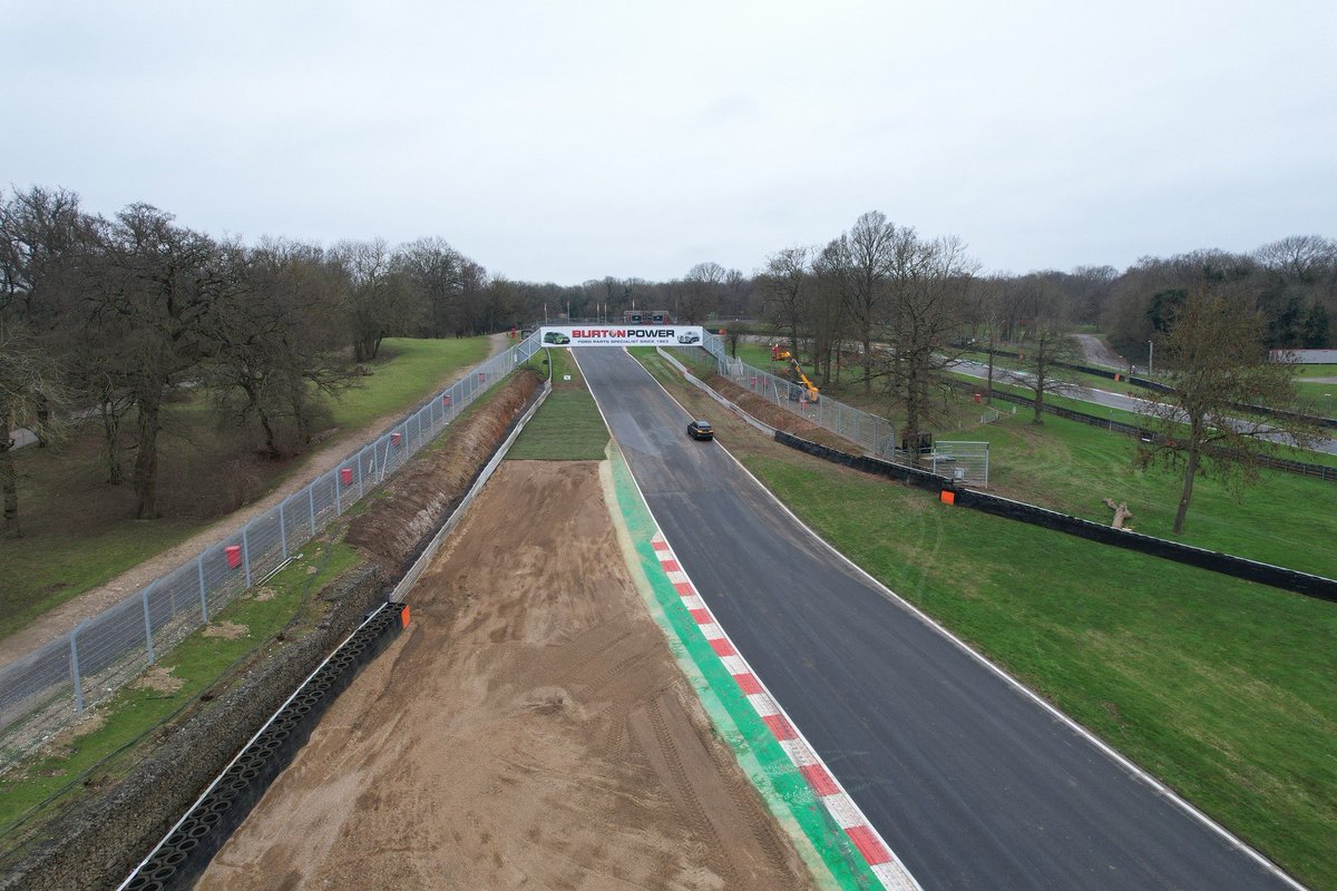 Brands_Hatch's tweet photo. The team at Brands Hatch have been working on a range of venue improvements over the off-season, ensuring the circuit is in the best possible shape for what is expected to be another hugely busy season on two and four wheels in 2024 🚧🏁

Full story 👇

🔗 https://t.co/ZAfh7sl3no https://t.co/OyaB5NVNTr