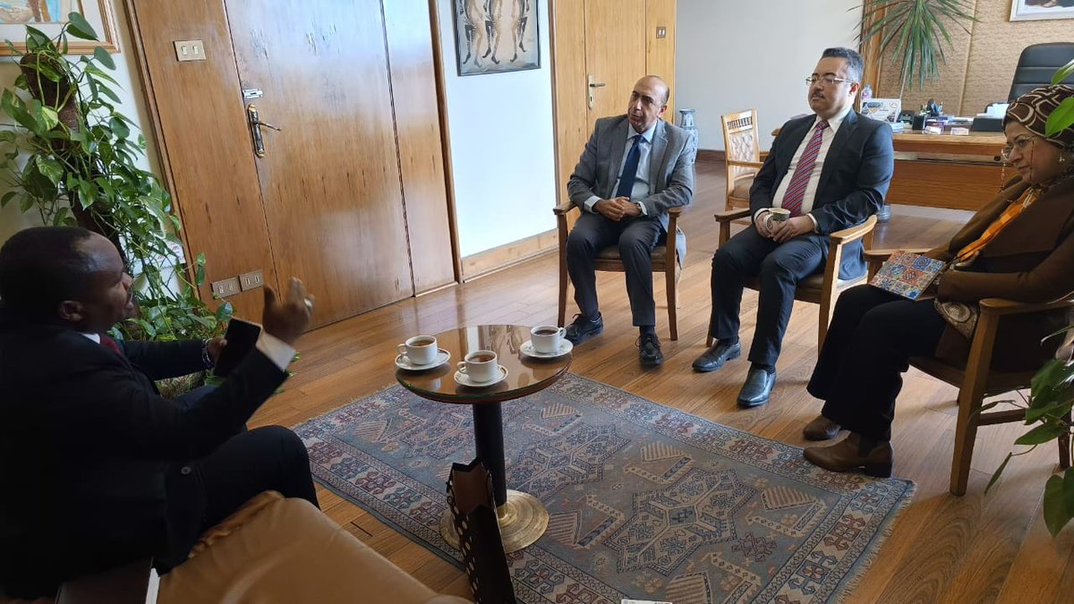 BurundiEgypt's tweet photo. S.E. Omar Amb. #NTEZIMBERE
Ambassadeurdu Burundi au
Caire, a été réçu en audience de courtoisie ce jeudi 01 février 2024 par S.E Ambassadeur Ihab #Awad, vice-Ministre des Affaires étrangères chargé de l'Afrique. https://t.co/s0JZIRIXul
