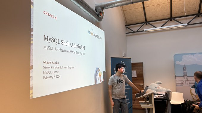 mysql_community's tweet image. @M1guelAraujo is talking about "MySQL Shell/AdminAPI - MySQL Architectures easy for all!" at #MySQLBelgianDays2024 !
#MySQLCommunity