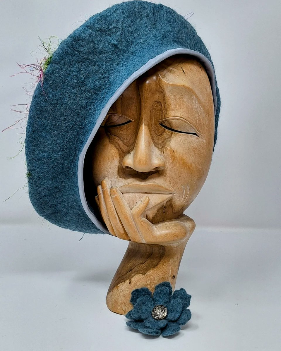 EntanglesD's tweet photo. I am taking lots of new products and small gift ideas to the @WatersideSC tomorrow. I am also having a sale on my 2d art work as I really need to make room for more creations. #lincsconnect #valentines #fibreart #visitlincoln #artisanmarket https://t.co/RZeQCgUBkv