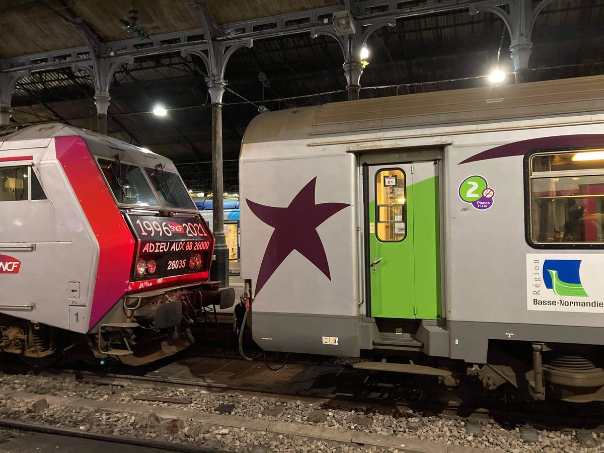 Sybic141's tweet photo. Déjà 3 ans et bientôt, je n’aurai plus l’autorisation BB26000 #bb26000 #Corailforever malheureusement 😔
Ça reste un très bon moment de ma carrière ce dernier train 🥰 @train_nomad @SNCFVoyageurs @udupc14 @UsagersSNCF @defenseaxessud1 https://t.co/ez6uoFZee4