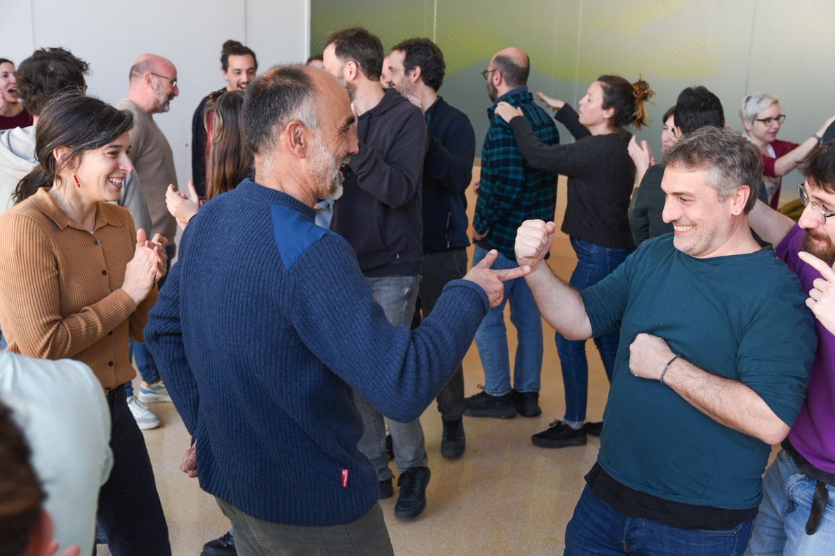 SomComunitats's tweet photo. Ahir ens vam trobar a Mataró les persones que estem treballant en el projecte de @SomComunitats ✨

➡️ Vam ser una bona colla, fent dinàmiques de cohesió d'equip i presentant-nos els plans de treball  Encarem un any clau per la implantació de noves #ComunitatsEnergètiques! 🙌 https://t.co/yJ2P7q4BhN