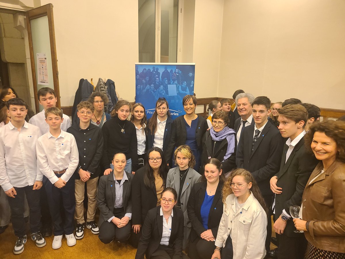 Collège de la forêt - Trainou tweet media