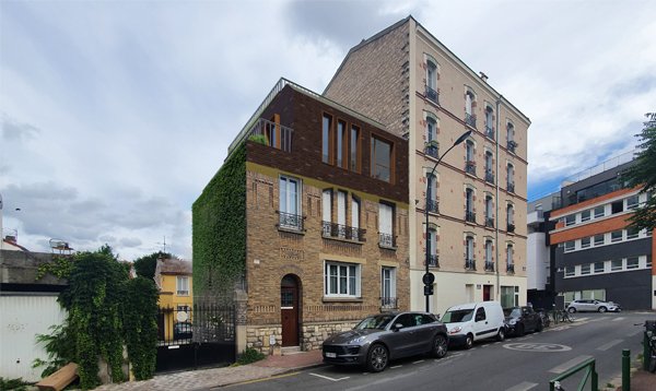 ArchiMalakoff's tweet photo. Un petit projet de surélévation en bois d'une belle maison à #Malakoff, obtenu permis de construire. Le projet cherche la dialogue avec l'existant, tout en proposant une certaine modernité. Toiture végétalisée, terrasse plantée et mur végétal complètent ses atouts écologiques https://t.co/KMIOseDdXc