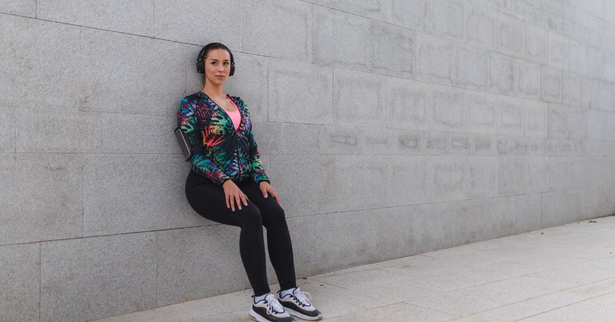 Looking for a simple exercise to lower your blood pressure and boost your fitness?  Discover the magic of wall sits! Check out our latest guide to get started: bit.ly/4bmoDj9

 #WallSitWorkout #LowerBloodPressure #HomeFitness #IsometricExercise #HealthHacks #FitnessTips