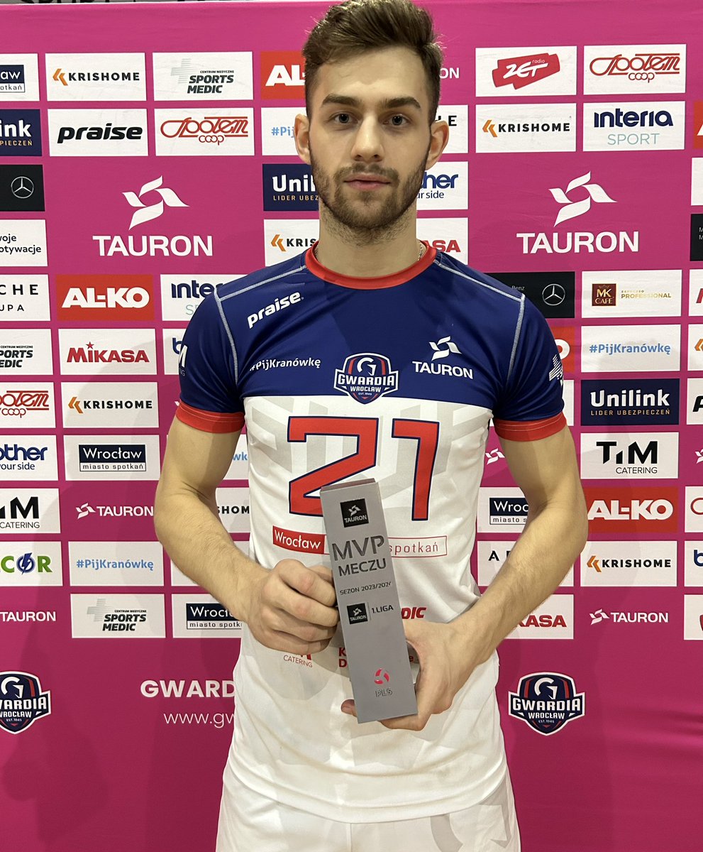 bravevolley's tweet photo. Zwycięski mecz to i MVP dla Godlewa! 🔝🔥
vs SMS PZPS Spala
25 pkt
- ratio plus 17
- 6 bloków
#teamBV https://t.co/DC6P3cNtSP