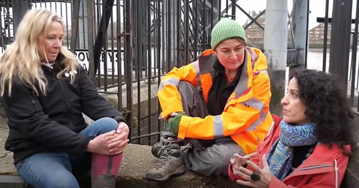 MOLArchaeology's tweet image. Recently our @ThamesDiscovery Development Officer, Dr Claire Harris &amp;amp; Sustainability and Advocacy Lead Dr Hana Morel met up with @TideLineArt to chat about how climate change affects the archaeology of the Thames foreshore. 

Catch their conversation HERE: buff.ly/49czsT8