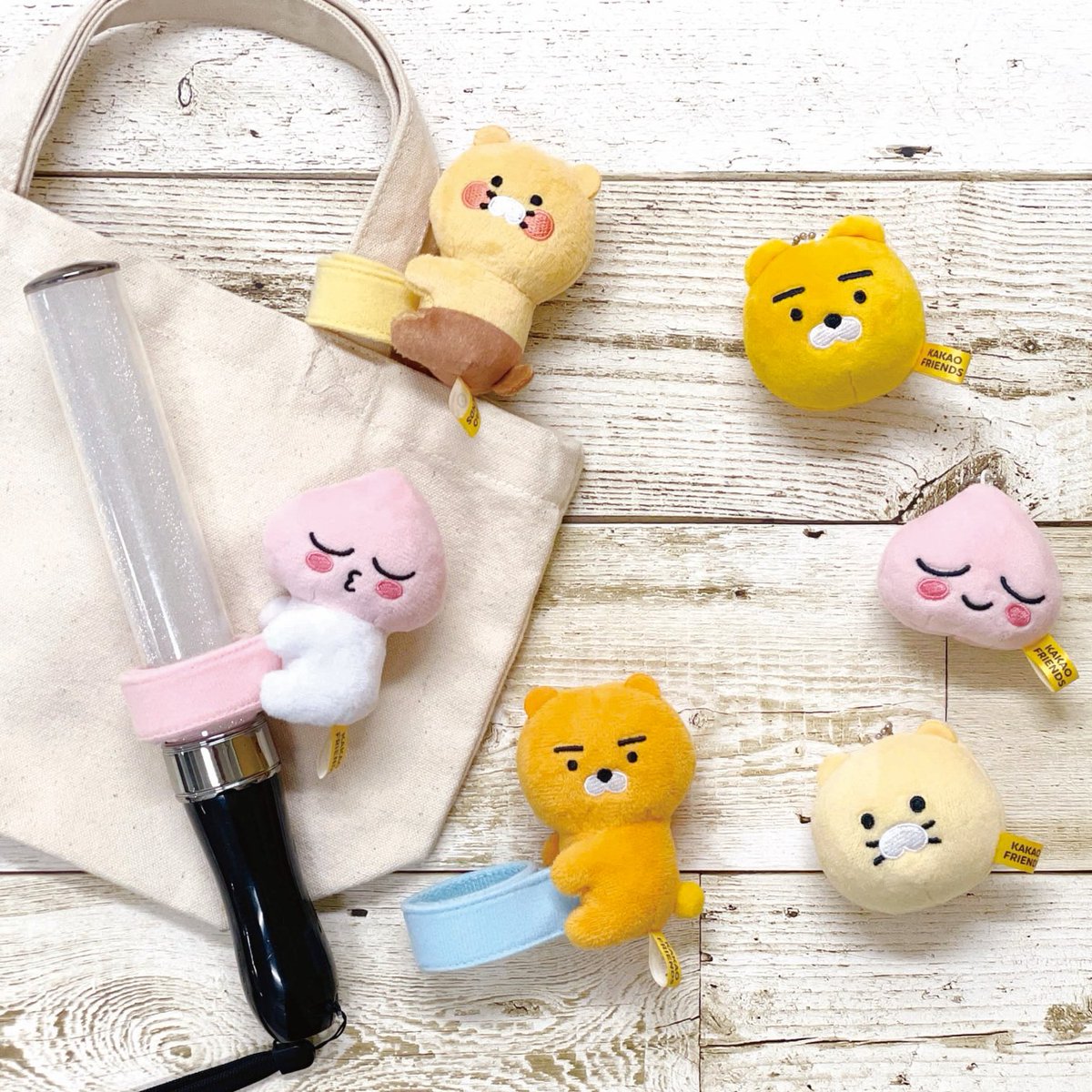 vgvd's tweet image. 🧡🤍🧡🤍🧡🤍🧡🤍🧡🤍🧡🤍🧡

えっ可愛い・・・

【kakao friends 】
ぬいぐるみバッジ（CHOONSIK）

#RYAN #CHOONSIK #APEACH #kakaofriends #カカオフレンズ

▼vvstore.jp/feature/detail…
🧡🤍🧡🤍🧡🤍🧡🤍🧡🤍🧡🤍🧡