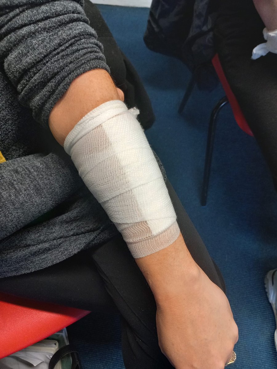 🎉 Delighted to have empowered another group of dedicated professionals at Lily Lane Primary School, Moston with FAB First Aid! 🎉 Our pediatric first aid training equips staff for effective response in school settings. Safety first, always! 👩‍⚕️🚑  #FirstAid #SafetyMatters