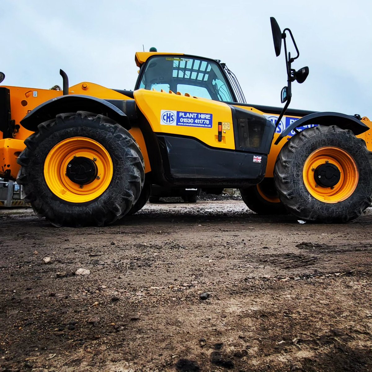 Crane hire solutions tweet media