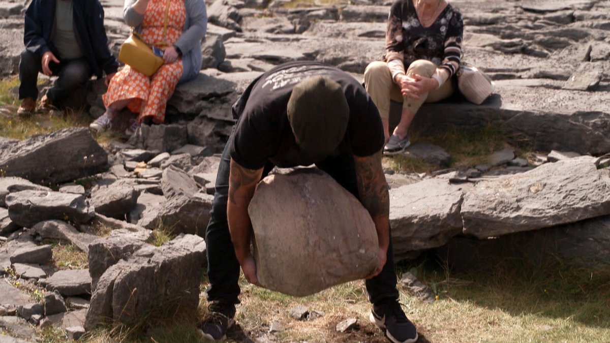 RTENationwide's tweet photo. We are off to Inis Mór Island in Co Galway where we meet a Waterford man who has discovered stone lifting, a part of our Irish heritage that was long forgotten on #RTENationwide Friday 2nd February @RTEOne 7pm @rte @galwaytweets @HistIreHedge @GalwayCoCo @WaterfordHour RT https://t.co/eyESEDQ4N3
