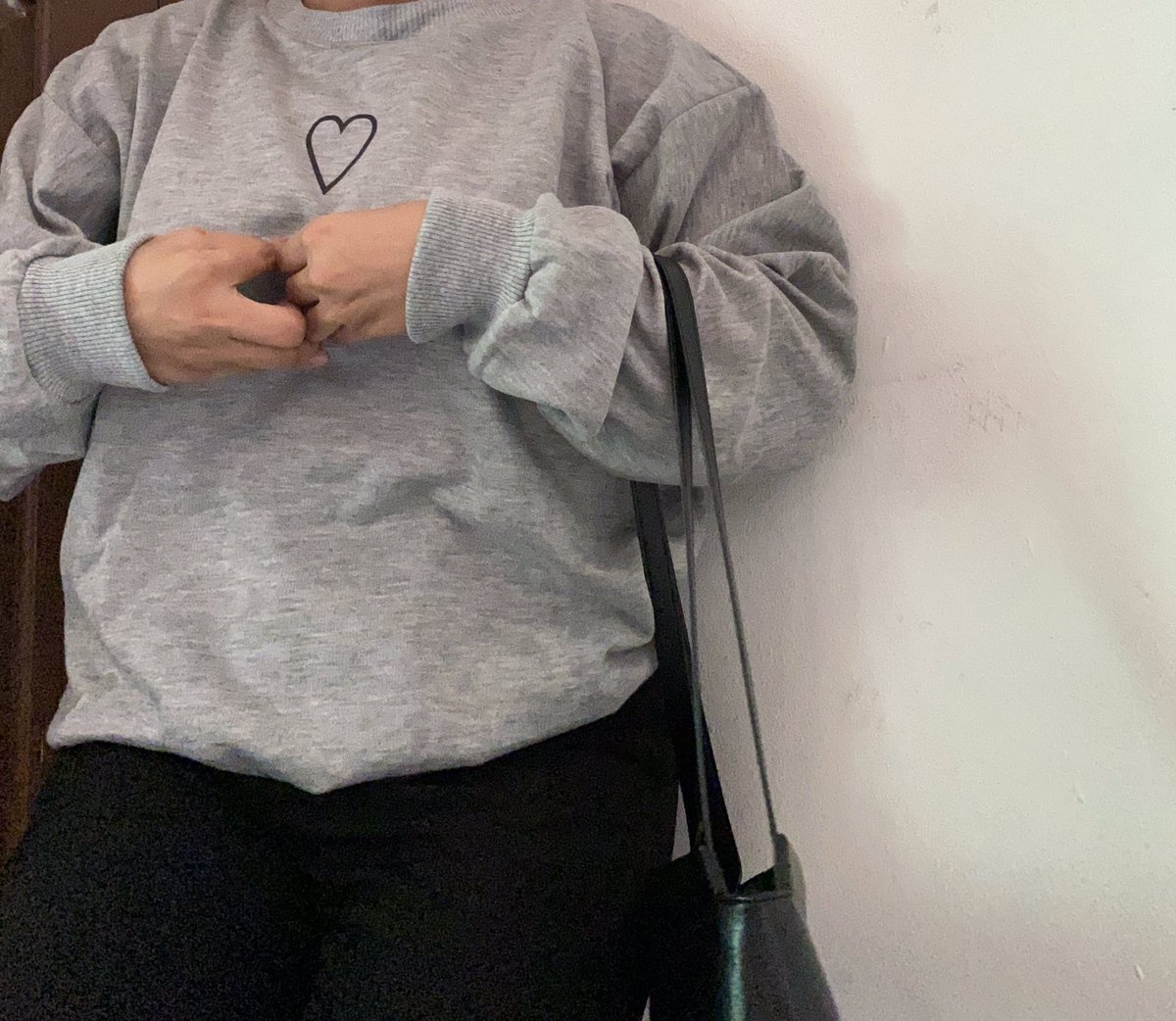 notvnss's tweet photo. @OOTDFESS Ada Sweater Oversized jadi 30RB+
Bantu dibeli kak lagi jobless🙏🏻 https://t.co/T50jwINvly