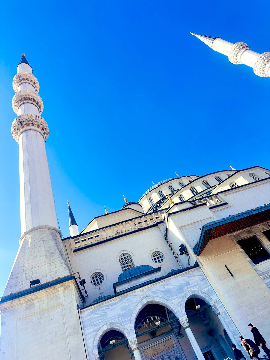 #hayirlicumalar 🇹🇷🤲 Dua ile..

📍Kocatepe Camisi 🕌