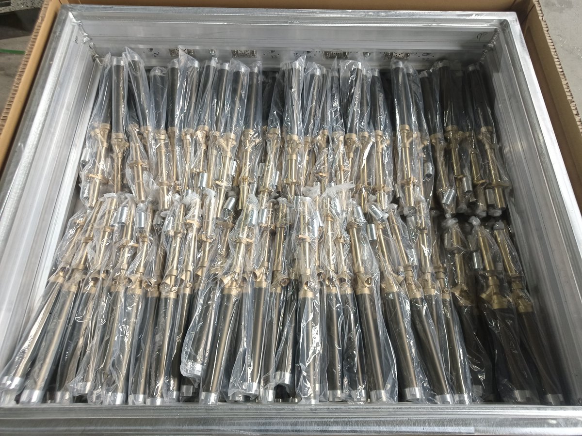 machine_eps's tweet image. Mold packaging
