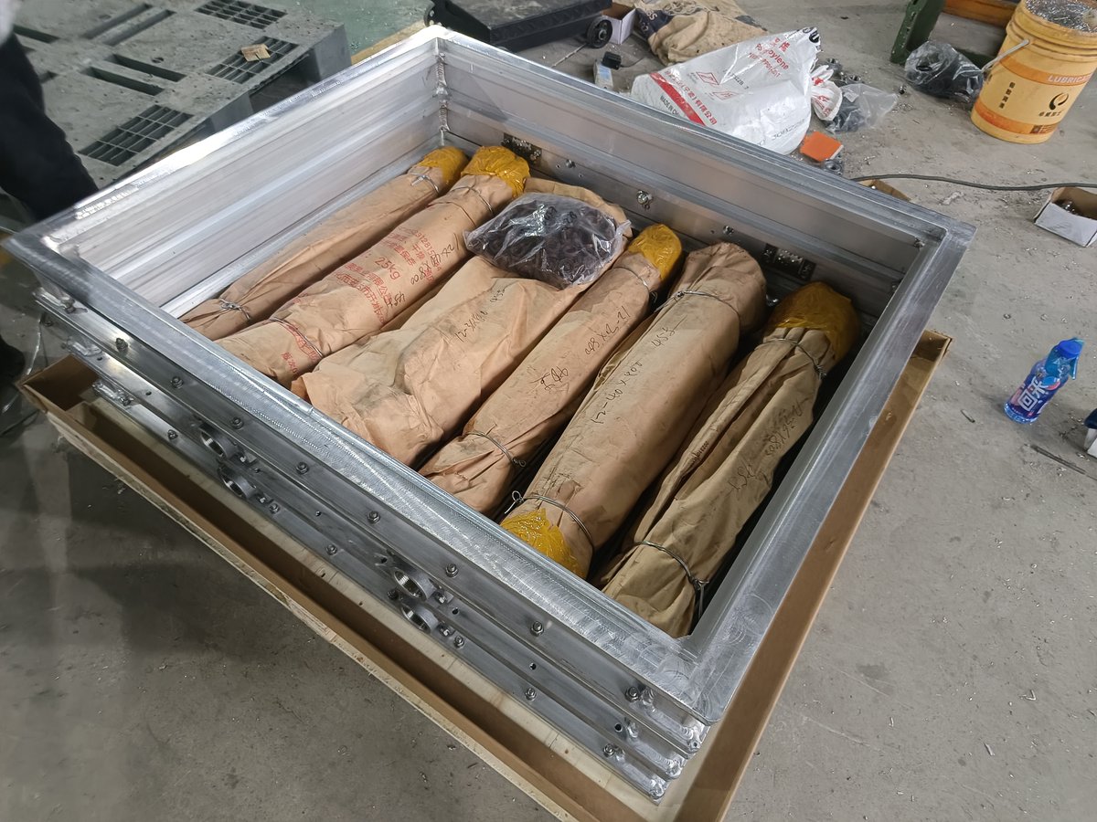 machine_eps's tweet image. Mold packaging