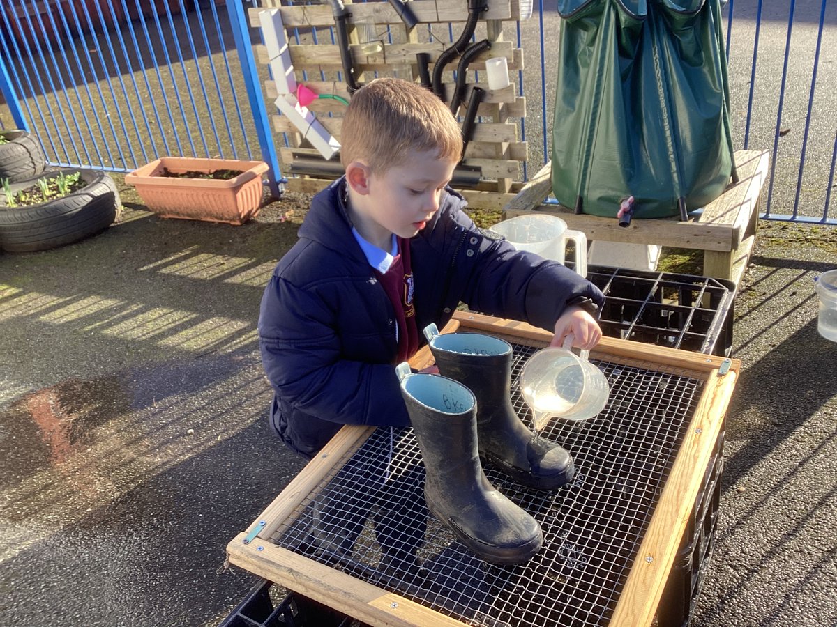 StBellarmine's tweet photo. Reception scientists have been learning about waterproof and not waterproof. We have loved predicting and testing again this week. Even better, lots of water involved! #eyfs #waterproof #notwaterproof https://t.co/ytW7VP9oZB