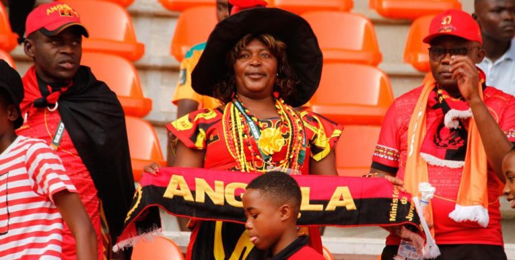 Que hoje a nossa mamã dê show na torcida dos palancas negras 🇦🇴⚽