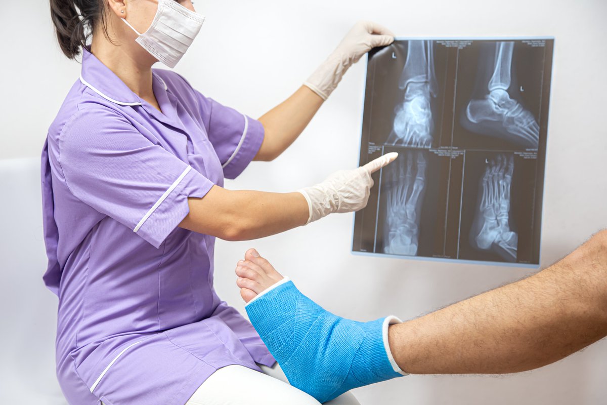 sonia2dey's tweet photo. Knee injuries are never something that should be shoved aside. When you are not treating knee problems correctly, it can cause future problems.

Read More: https://t.co/9OD2MMggMz

#healthservice #orthopedic #surgery #surgeon https://t.co/m9Uuk1rHHp