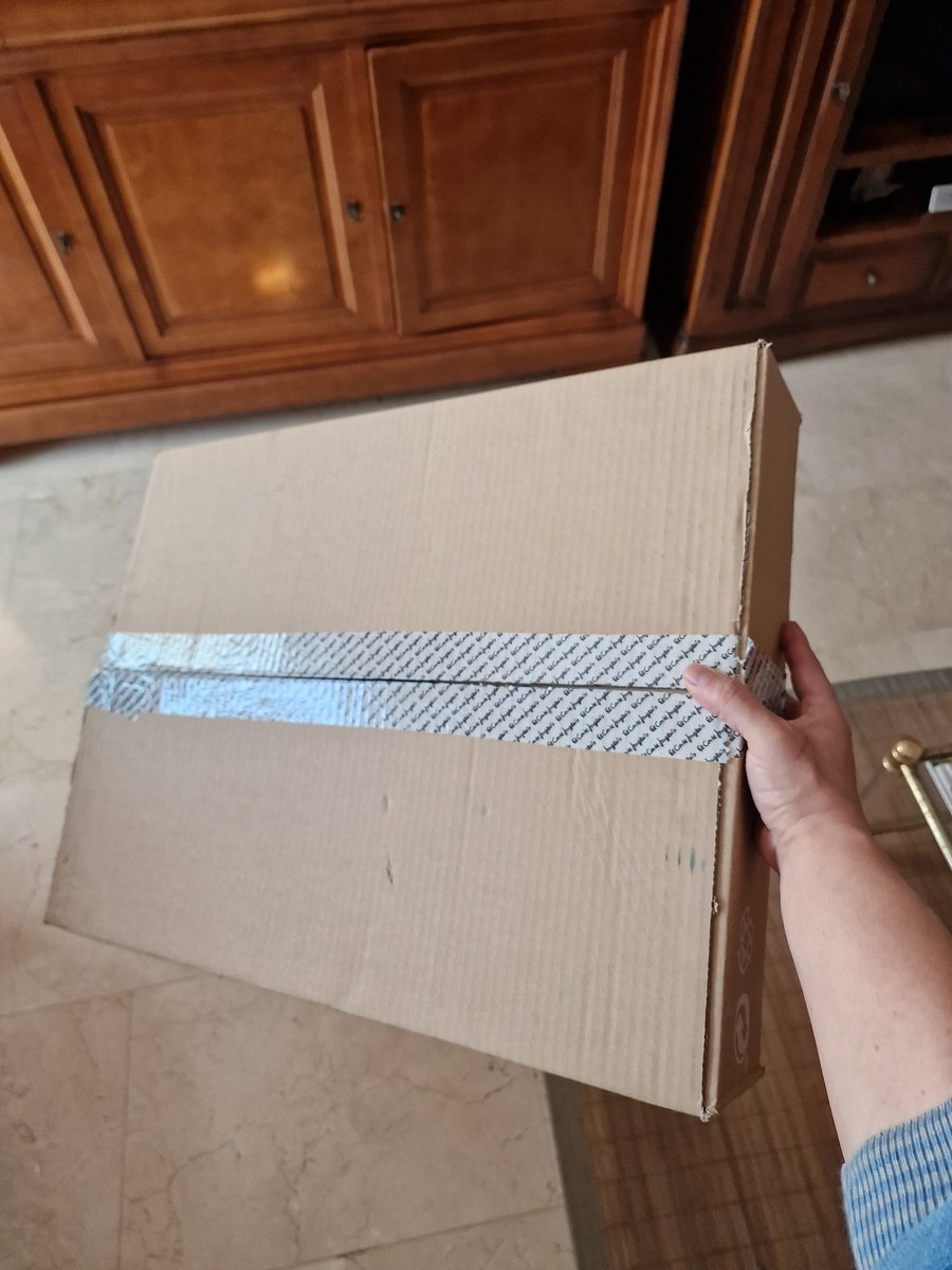 joseanmen's tweet photo. Unboxing de Asus Zenbook UM 3504
32 Gb RAM, AMD Ryzen 7-7735U pantalla Oled 15, 1 Tb de SSD https://t.co/MbVChIznX7