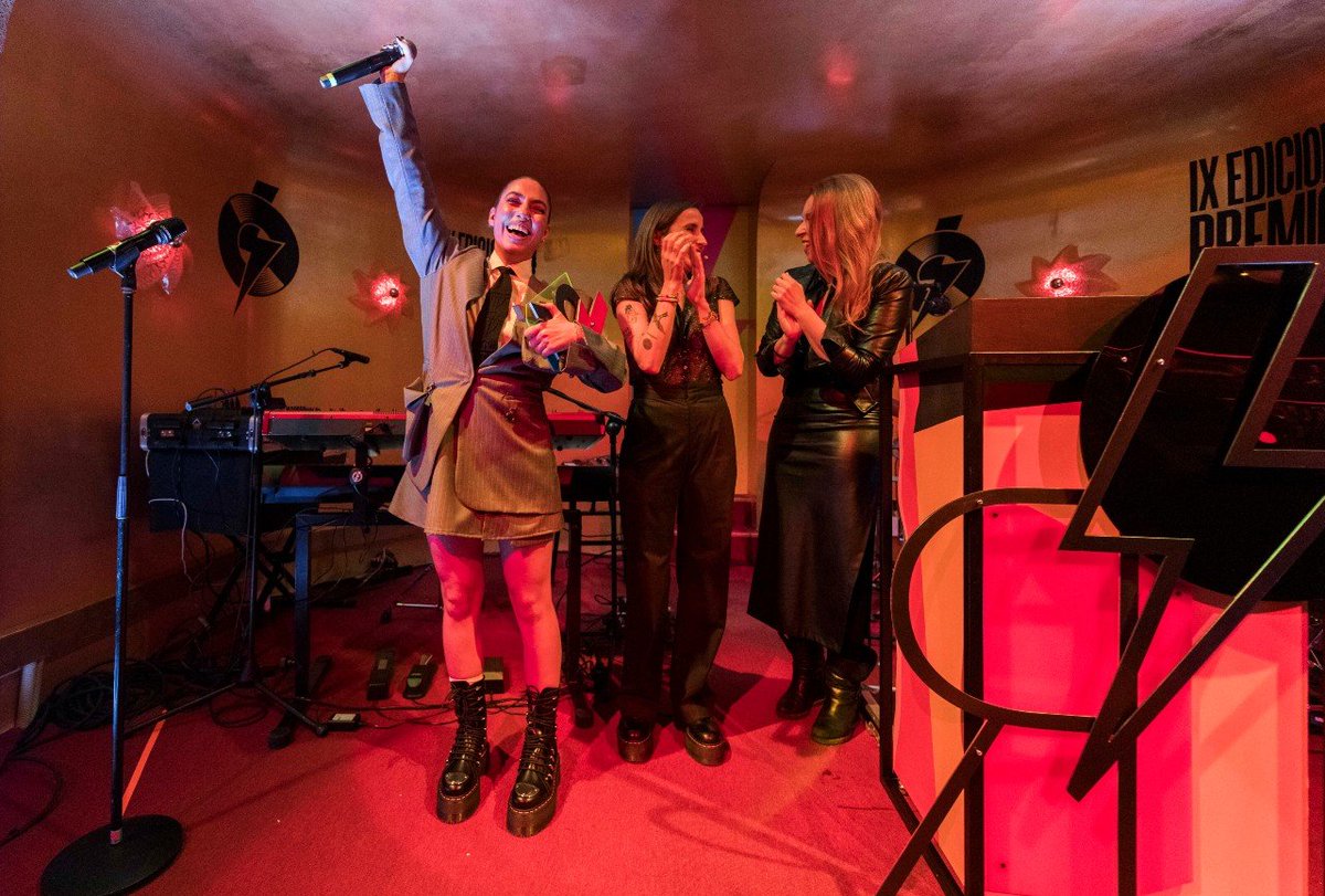 VientosenCalma's tweet photo. María José Llergo gana el Premio Ruido; Zahara apela al #MeToo de la música https://t.co/TUuj6Xqga3 https://t.co/vWNfxZWYgM