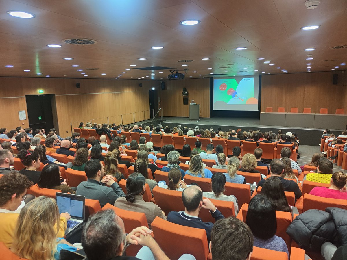 Amphithéâtre comble pour la venue d'Ira Mellman <a href="/crctoncopole/">CRCT-Oncopole</a> <a href="/TeamT2i/">AYYOUB LAB</a>