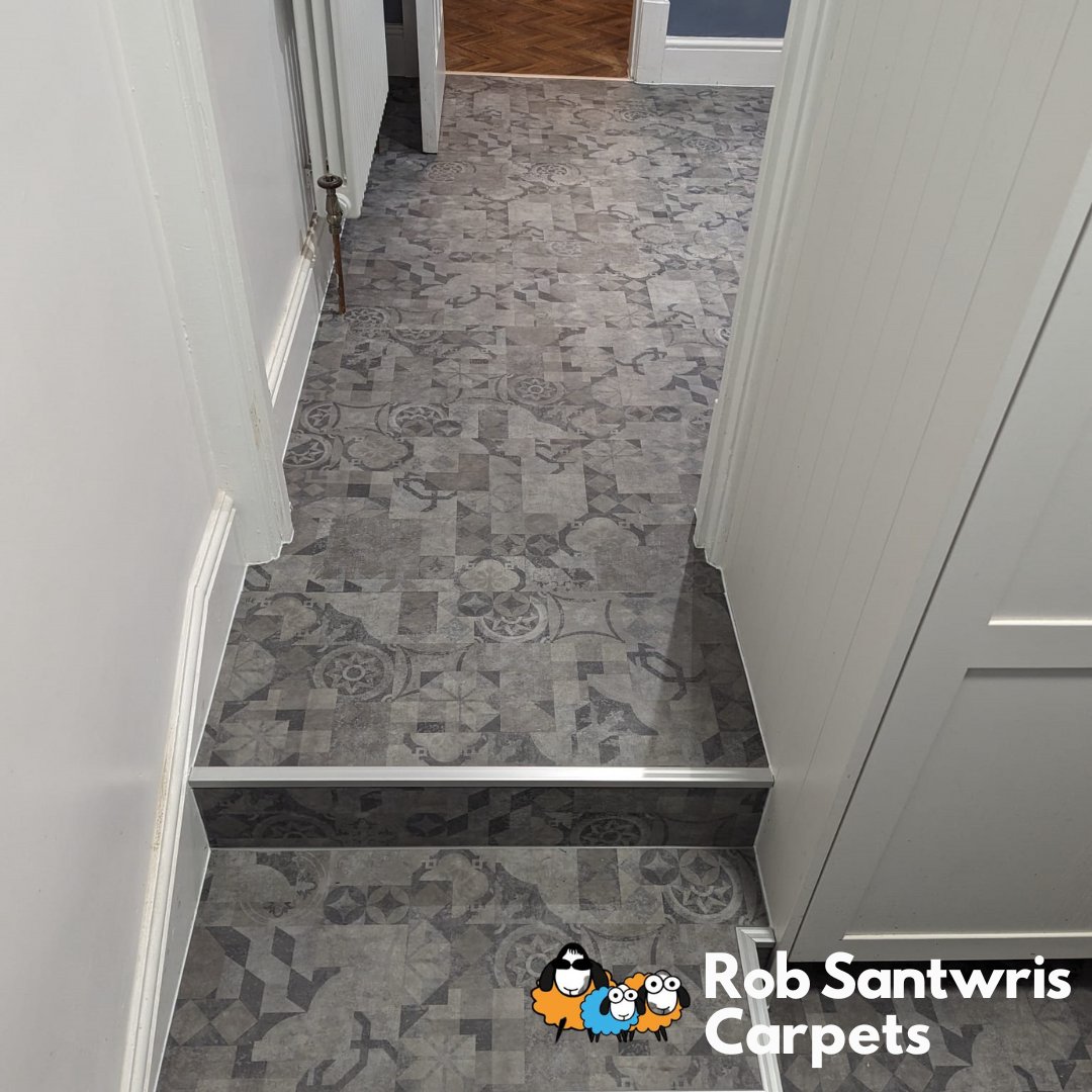 Are you looking to do some Spring cleaning as the weather warms up? 🌷🌼 Upgrading your flooring, especially in an area that gets a lot of foot traffic - like the kitchen, can completely transform your space 😲 Free measure quote and GRIPPER! 💪 📲01633 253724