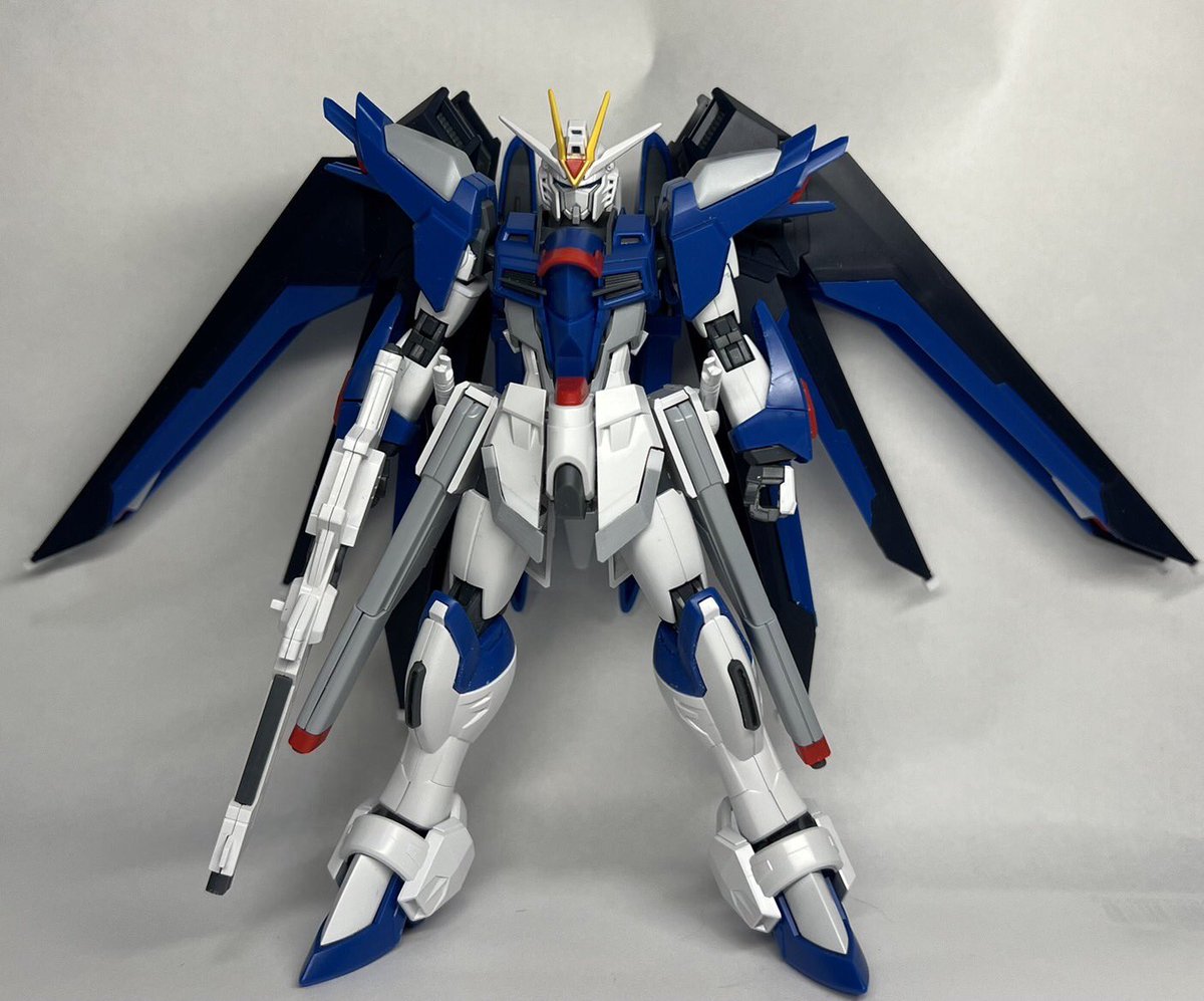 sei_hahbu's tweet image. ライジングフリーダムのプロポーションを変更しました!
腰と腿を2ミリ、前腕、上腕で1ミリずつフロントアーマーも2ミリ伸ばしましたが1ミリで良かったかも、翼の塗装が鬼門!いっそここも伸ばしてしまうか…
#GundamSeedFreedom
#gunpla
#Gundam
#ガンダムSEEDFREEDOM
