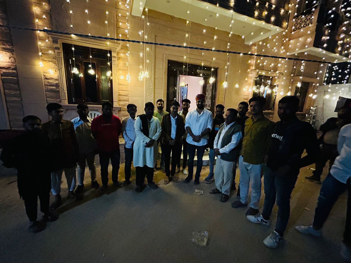 SunilChoudharyO's tweet photo. आज पाली लोकसभा क्षेत्र के सोजत विधानसभा में पीर सैय्यद जुल्फिकार अली पूर्व नेता प्रतिपक्ष नगर पालिका सोजत, पीर सैय्यद साजिद अली पार्षद, के निवास पर युवाओं से मुलाकात की 
#paliLoksabha #Pali #PaliCity #Election #SunilChoudhary #INC #sunilchoudharyjnvu #rahulgandhi #soniagandhi #congress #congressparty #mallikarjunkharge #sunilchoudharyjnvu #sunilchoudharyjnvu
@RahulGandhi @ashokgehlot51 @Sukhjinder_INC
@GovindDotasra @Allavaru @varunchoudhary2
@iRishabhKSharma @ShashiK_Sharma @sunilchoudhary @ashokgehlot51 @Sukhjinder_INC
@GovindDotasra @varunchoudhary2  @Sukhjinder_INC