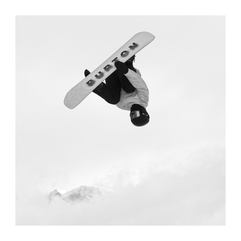 BORN TO FLY #snowboarding #borntofly #patrickemsphotography #fineartphotohraphy #noaiart