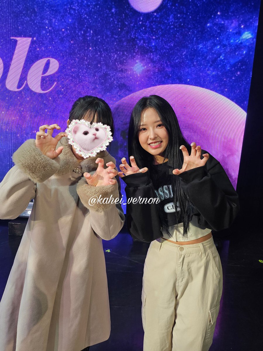 皆近くて困惑してたから顔強ばってた😭
みんなほんとに可愛すぎて私なんかが隣に居てもいいのか…!?って感じだった