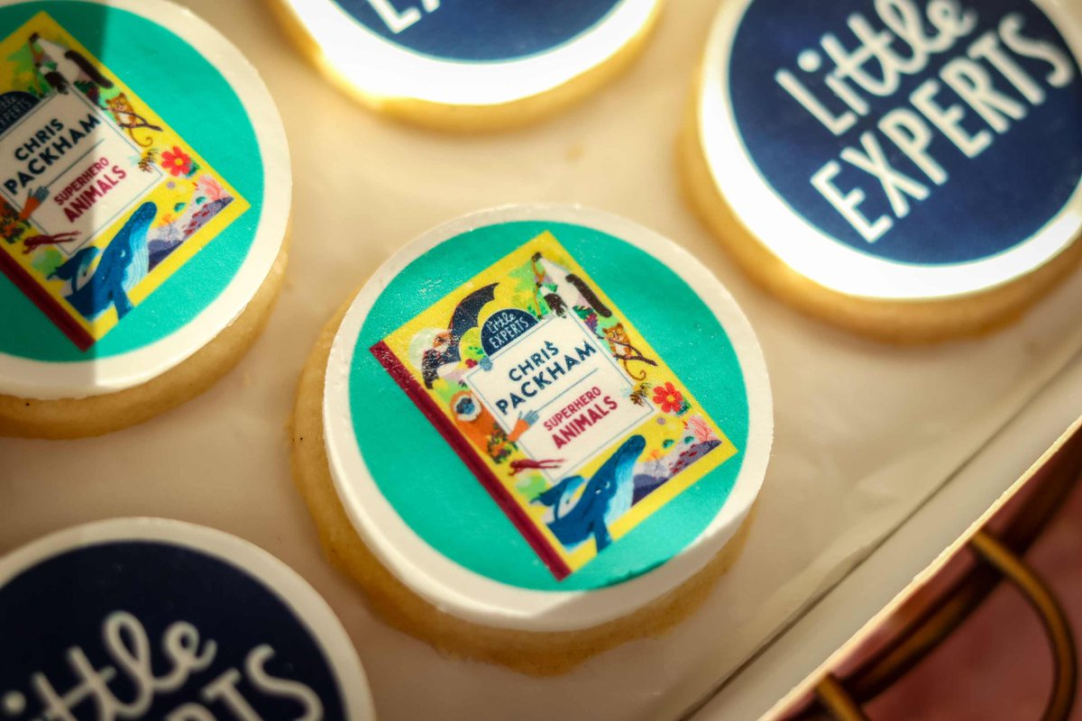 Book Launch Biscuits! 📖 
Some gorgeous vegan biscuits for the launch of <a href="/ChrisGPackham/">Chris Packham</a> ’s new Little Experts book, Super Hero Animals! ❤️

👉Bumbleandgoose.co.uk
UK, Ireland &amp; Europe
<a href="/FarshoreBooks/">Farshore</a> <a href="/HarperCollinsUK/">HarperCollinsUK</a> 
#booklaunch #publishinghouse #vegan