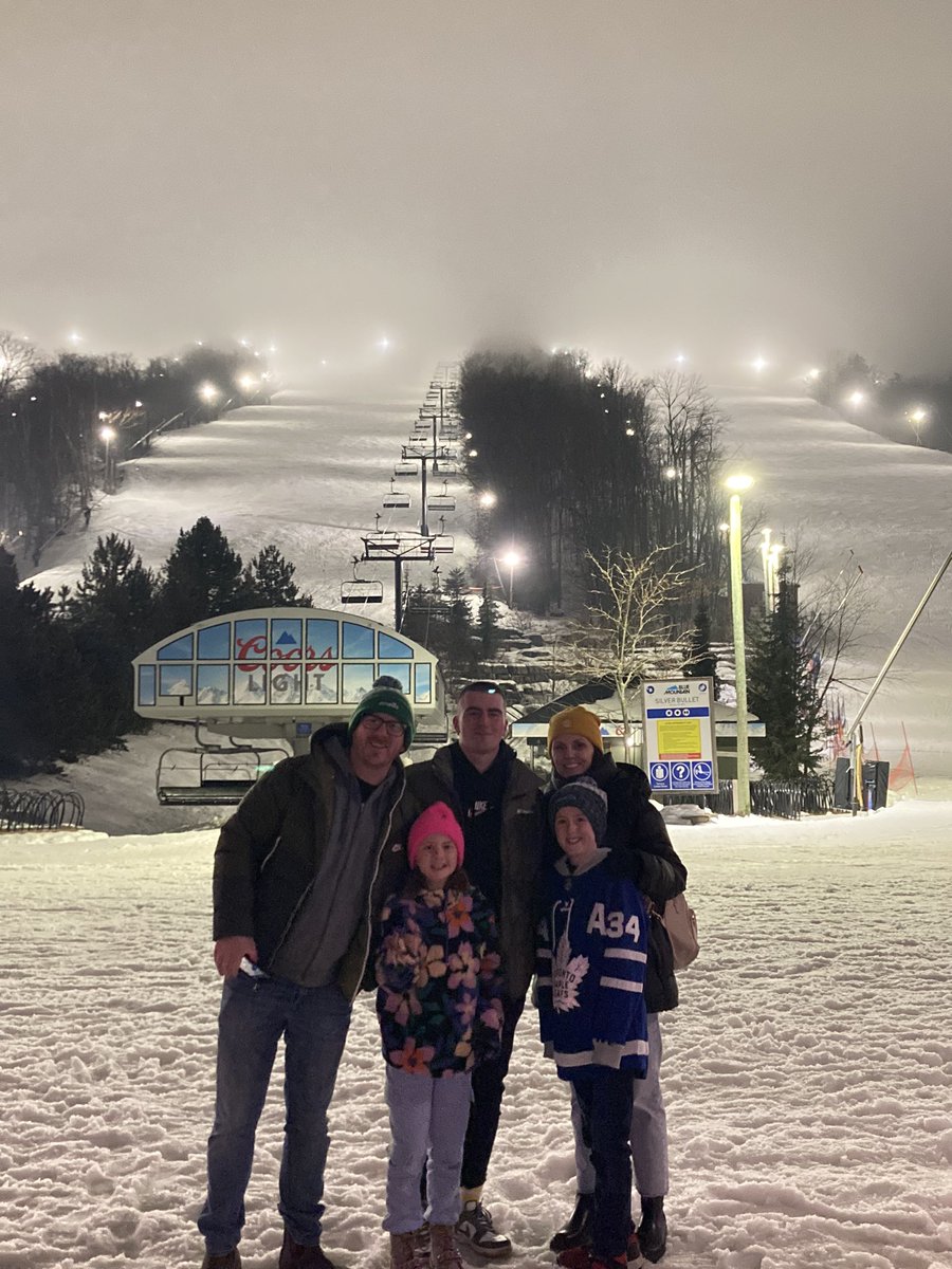 Shaunfergie1's tweet photo. Blue mountain, Ontario, Canada for the brothers 40th birthday! Amazing spot 🇨🇦 https://t.co/nnHEI357Q6