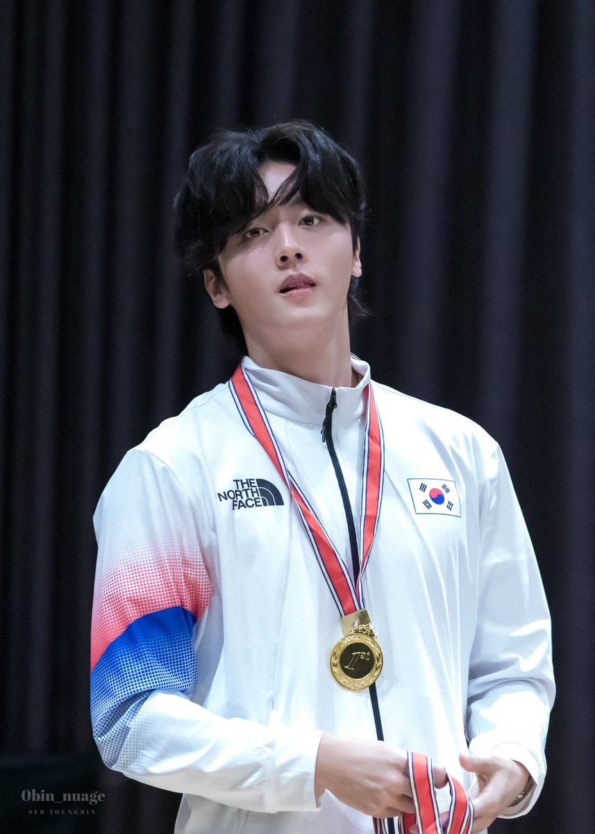 0bin_nuage's tweet photo. 240202 뮤직이트 대면
#영빈 #YOUNGBIN #SF9 
🏅🥇 https://t.co/AV9e4OqbKX