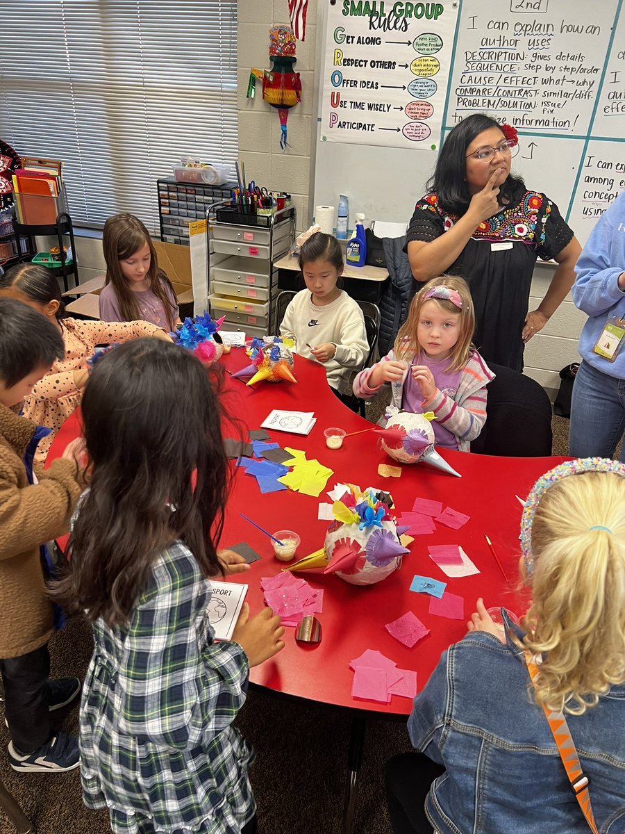 kristigarcia2's tweet image. Get your passport ready! Visiting multiple countries @RockQuarryElem this morning! @TCSBoardofEd @TCSESL