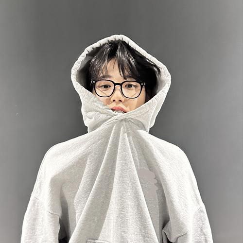 J𝓮𝓶𝔂🥟 || teushot tweet media