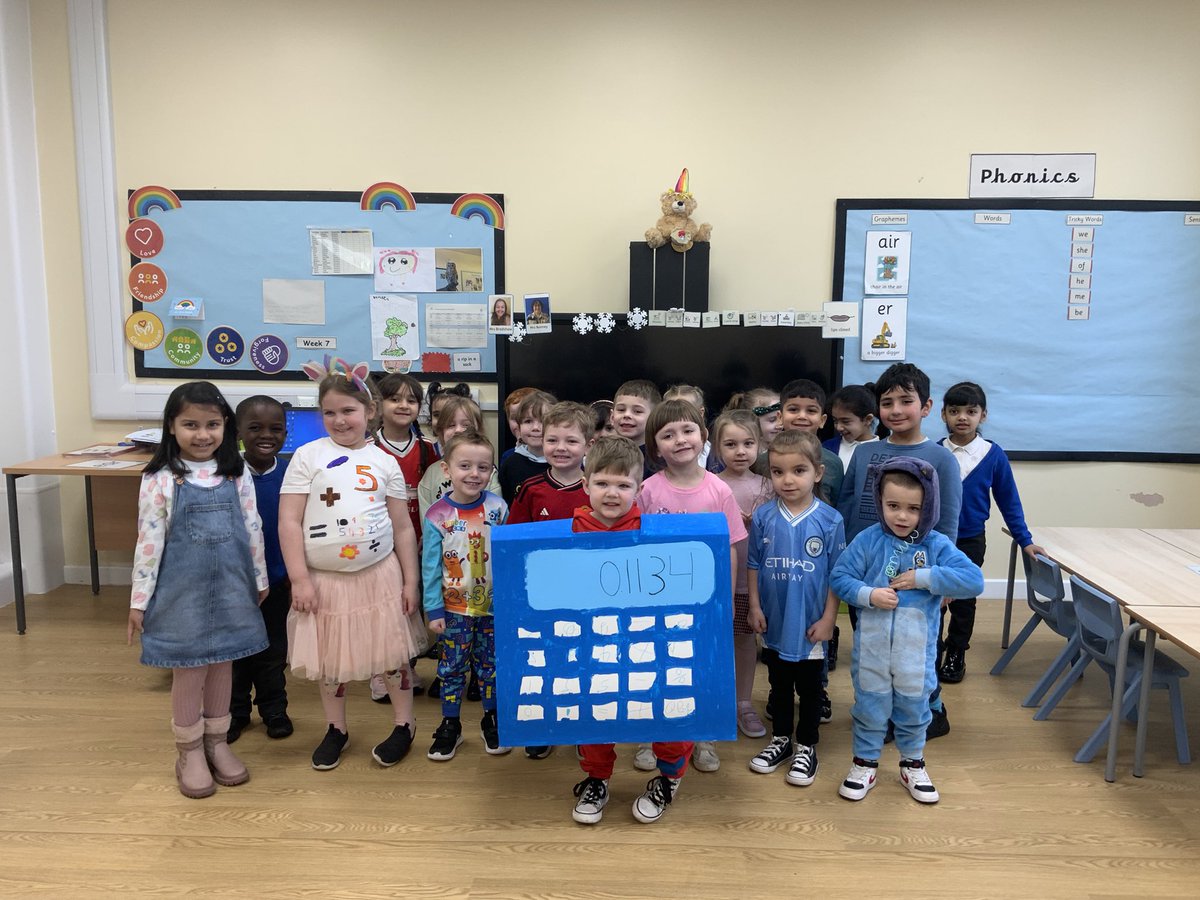 Radcliffe Hall EYFS tweet media