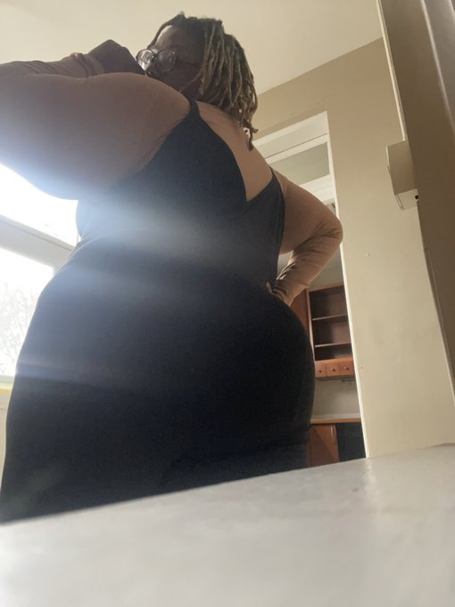 Happy Friday 🥳🥳  I work tomorrow, but yall turn up! https://t.co/SXyK2JKAVX