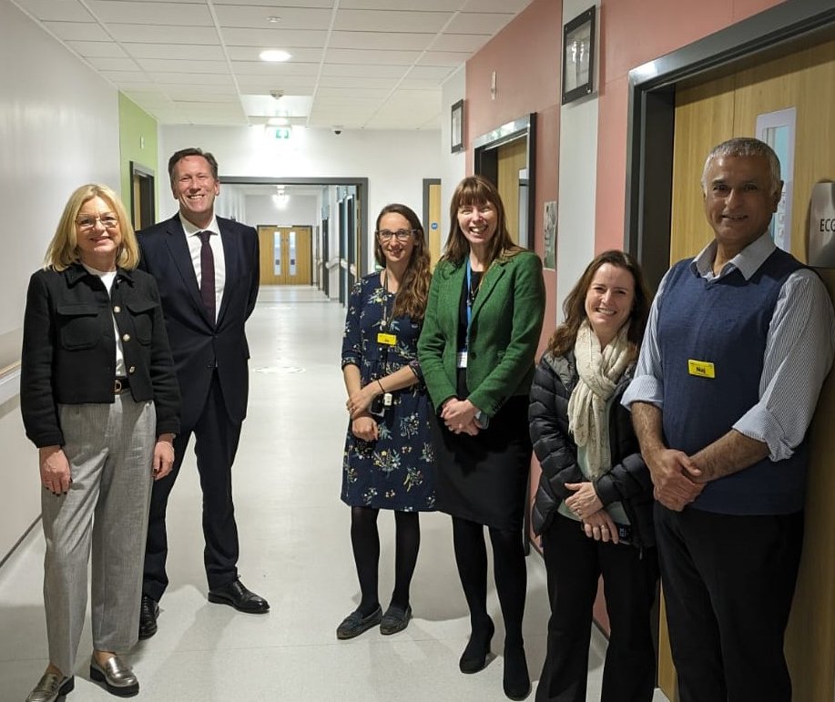 Working together is vital to improving patient care across Coventry and Warwickshire. We're pleased to welcome Andy Hardy and @UHCW_JustineR from @nhsuhcw today for a tour of the Community Diagnostic Centre and other services to see how we can improve together @CatherineFree3