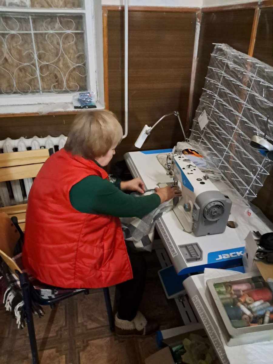 Kramatorsk_Post's tweet photo. The #Kramatorsk city organization of the Red Cross Society helps the needy - a clothing bank and a social sewing workshop are open every Wednesday.

#Ukraine️ #RedCross #RedCrossSociety https://t.co/EzFlwISS6C